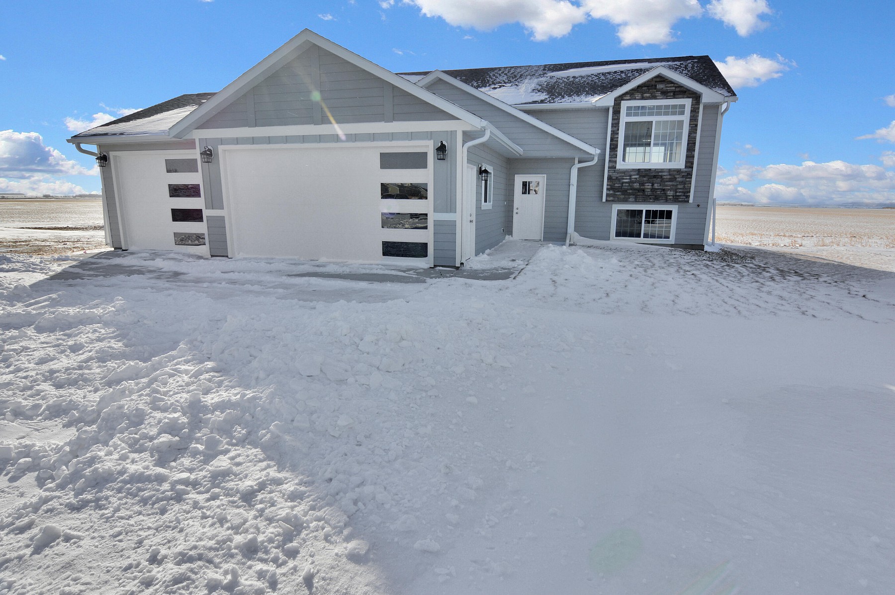 317 Lindsay Drive, Aurora, SD 57002