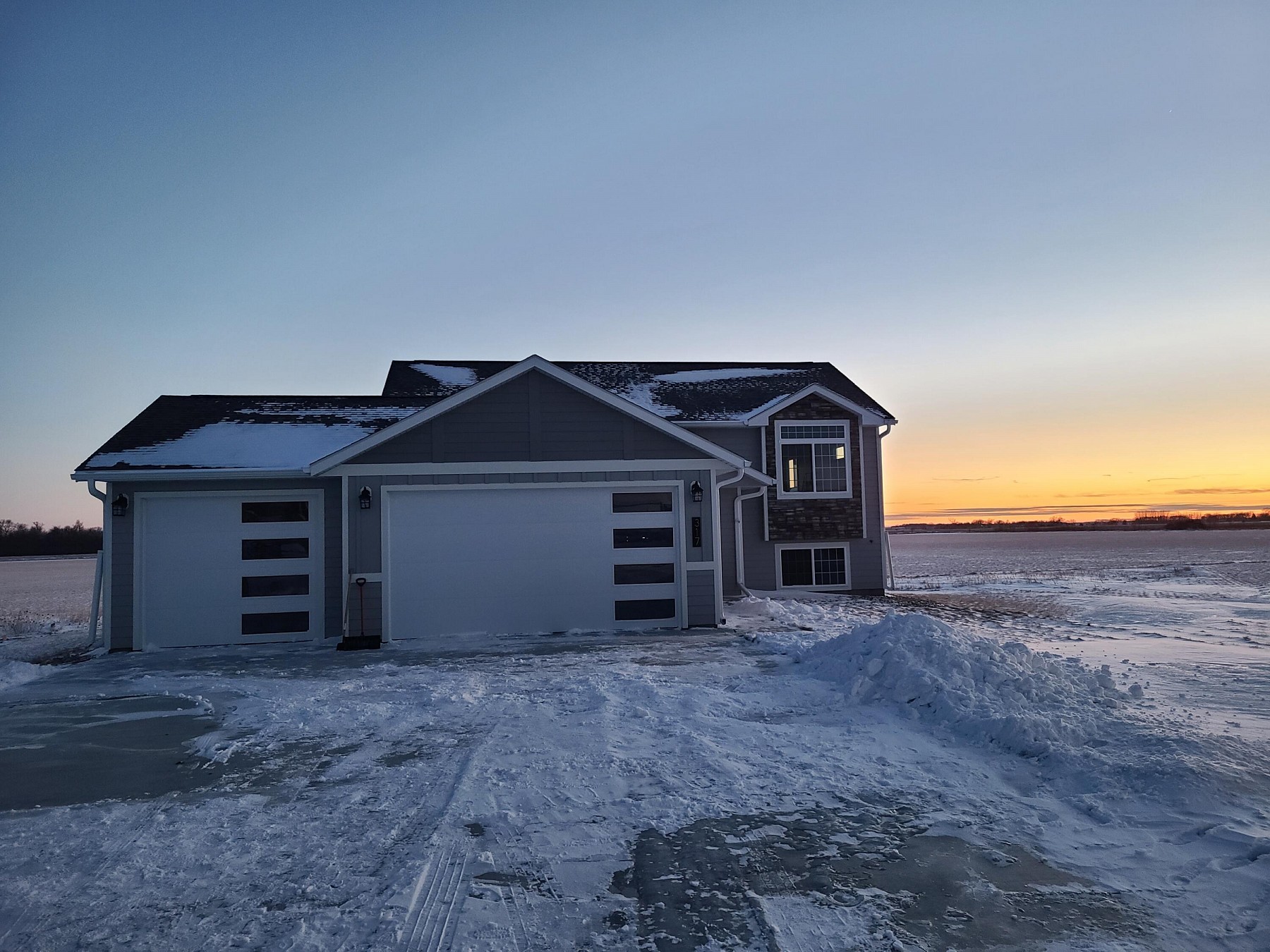 317 Lindsay Drive, Aurora, SD 57002