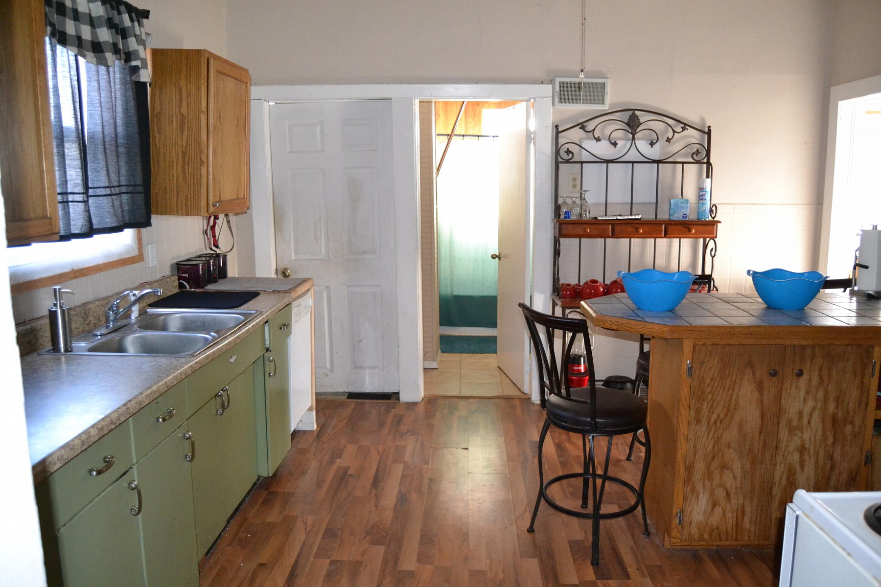 206 4th Street, Brookings, SD 57006