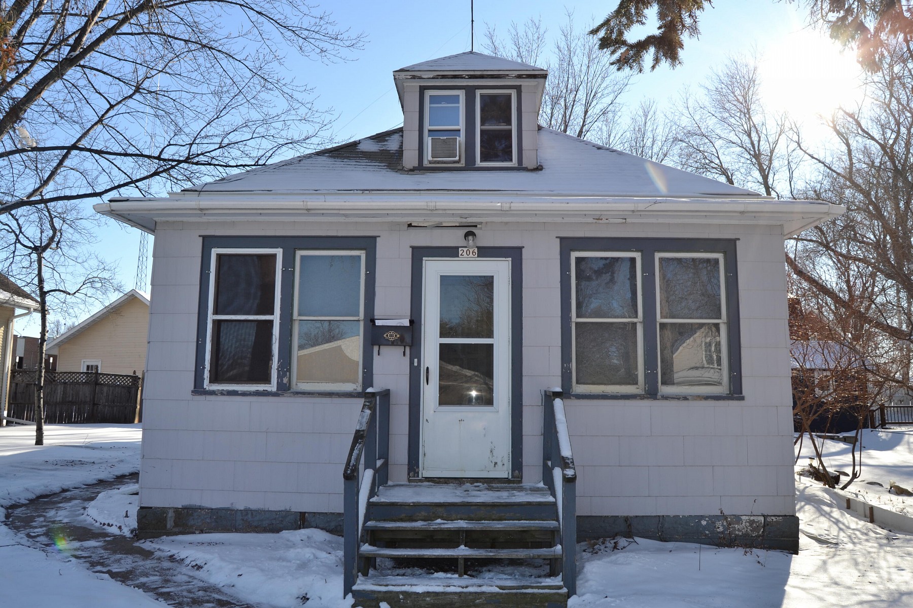 206 4th Street, Brookings, SD 57006