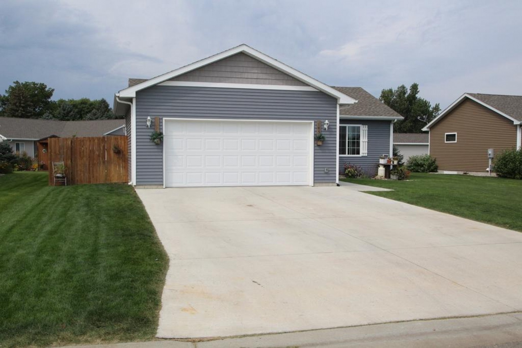 105 Brody Avenue, Volga, SD 57071