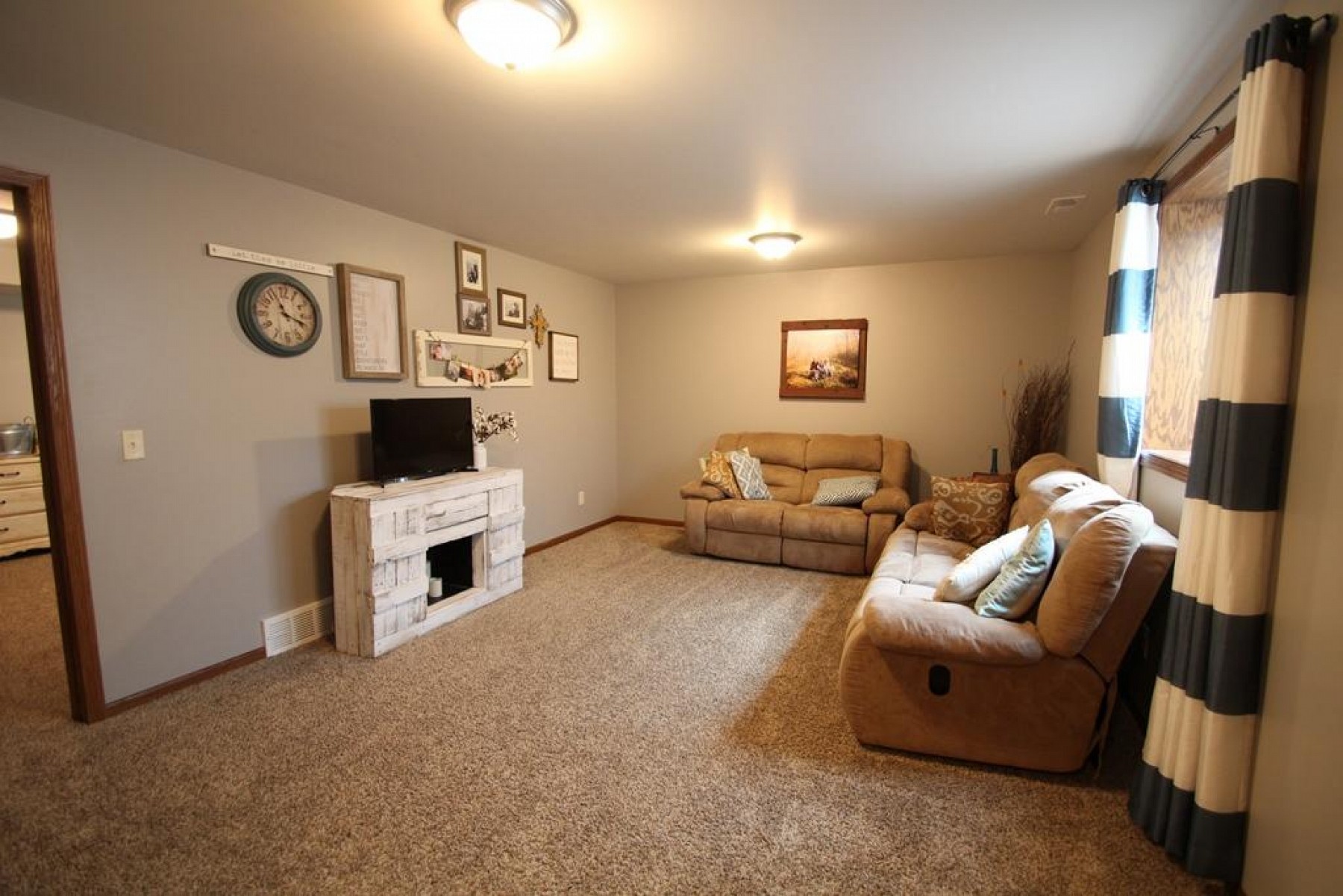 105 Brody Avenue, Volga, SD 57071