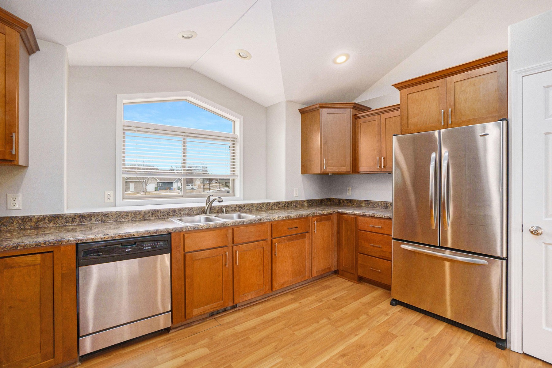 400 Wren Circle, Brookings, SD 57006