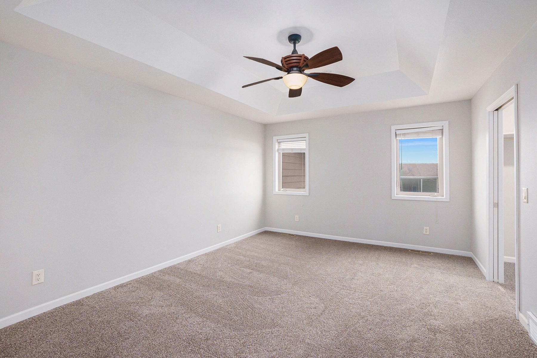 400 Wren Circle, Brookings, SD 57006