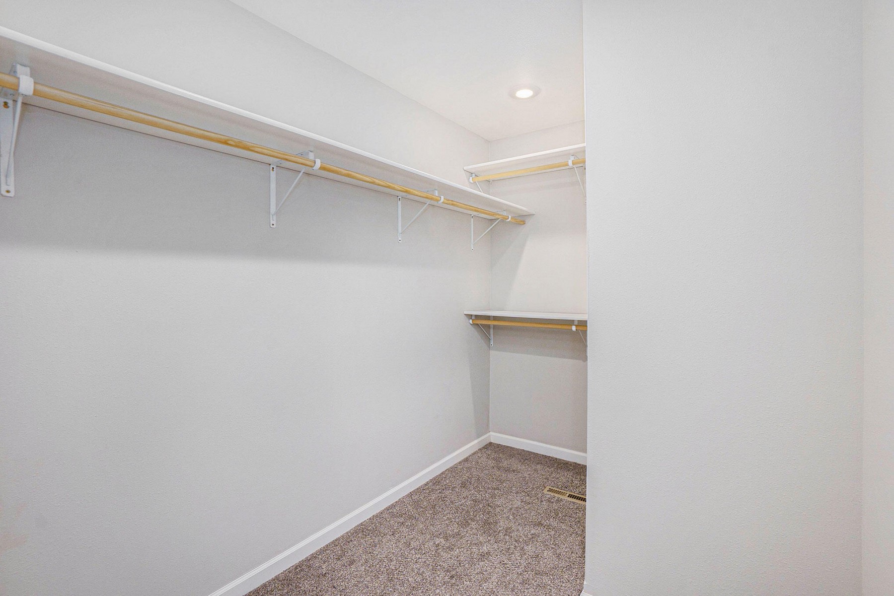 400 Wren Circle, Brookings, SD 57006