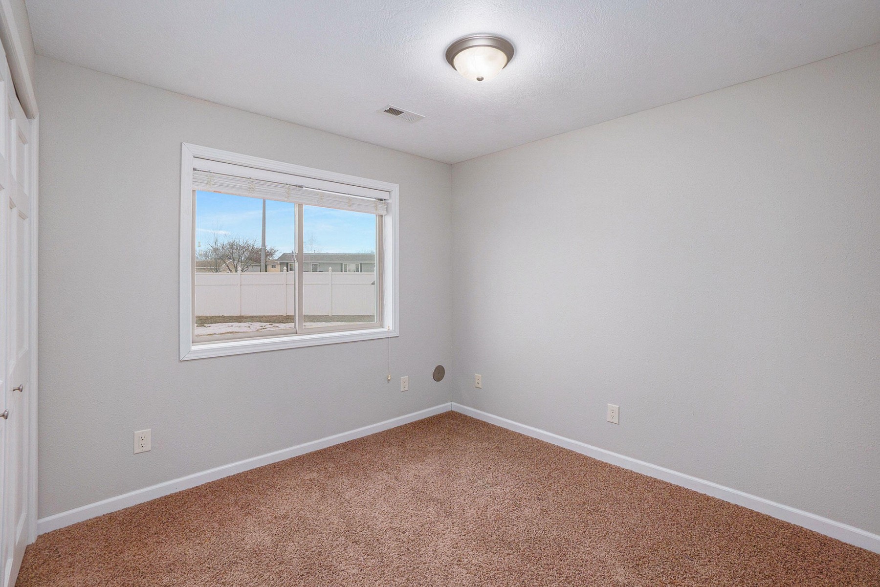 400 Wren Circle, Brookings, SD 57006