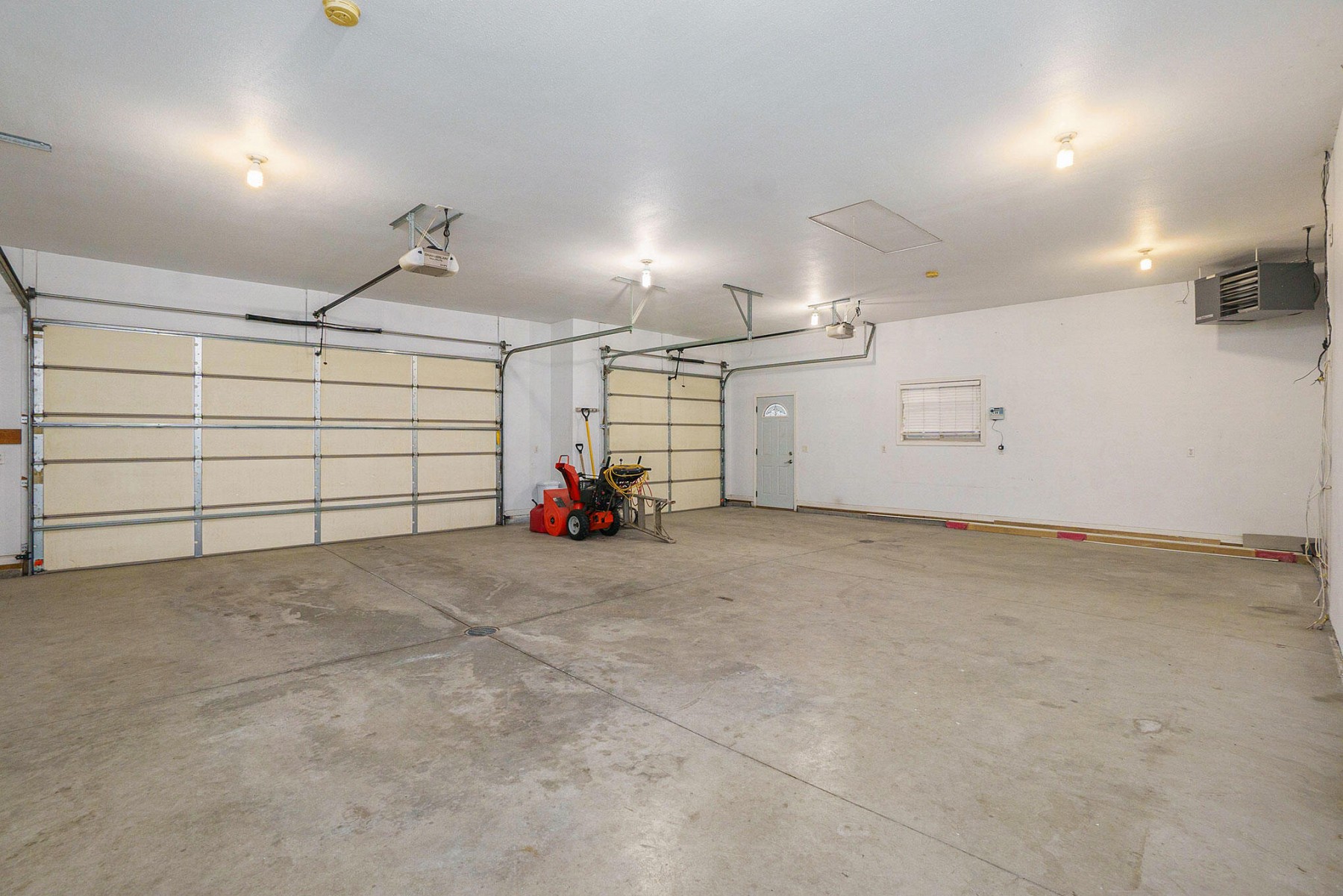 400 Wren Circle, Brookings, SD 57006