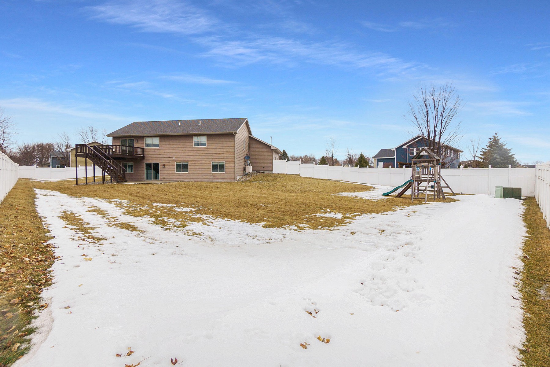 400 Wren Circle, Brookings, SD 57006