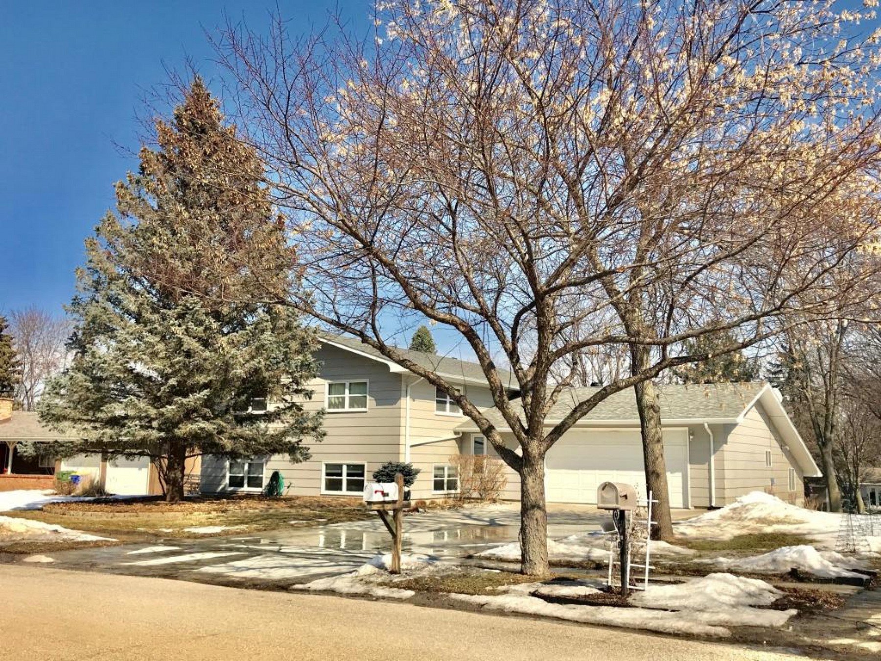 1521 Calumet Road, Brookings, SD 57006