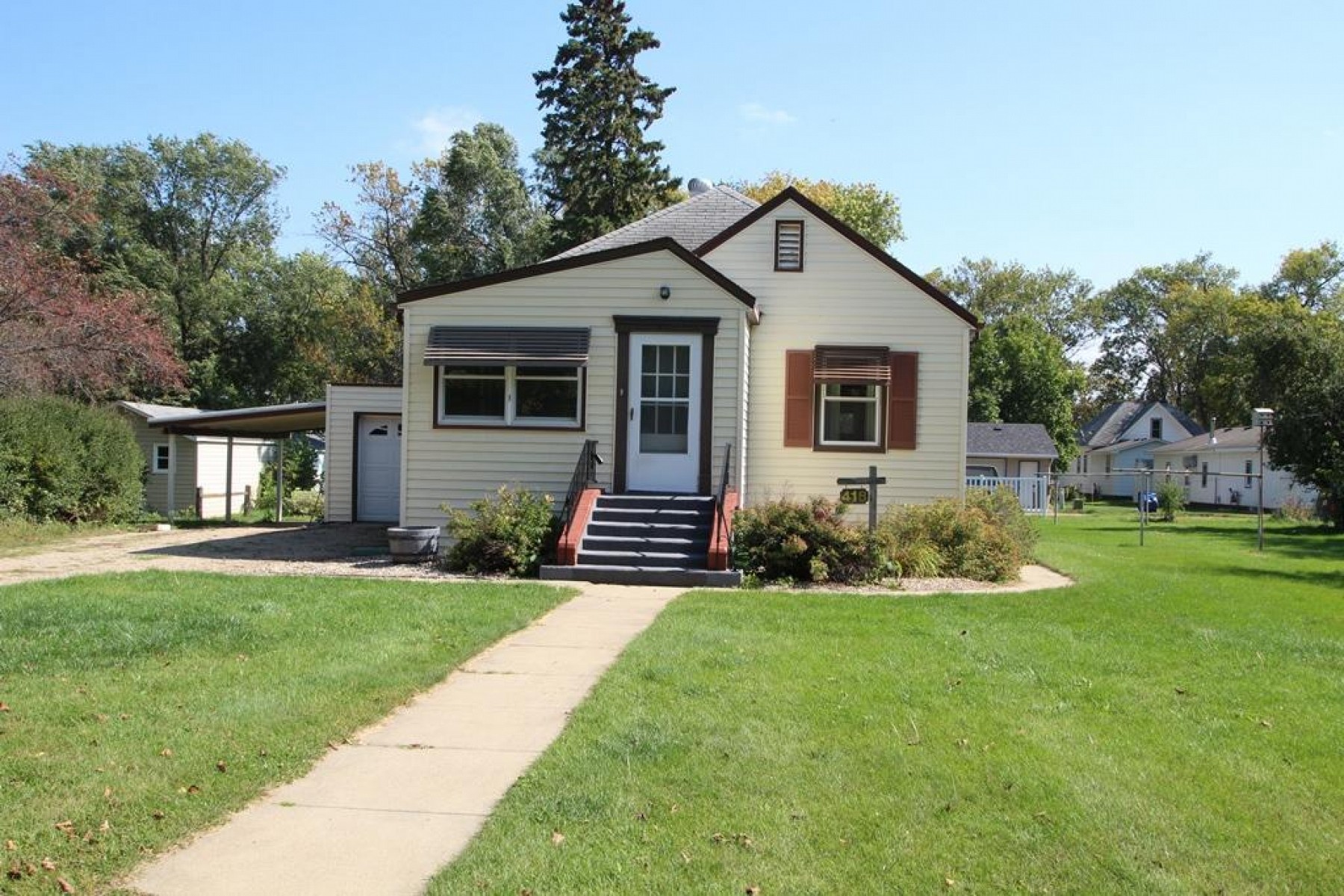 418 Marvin Avenue, Volga, SD 57071