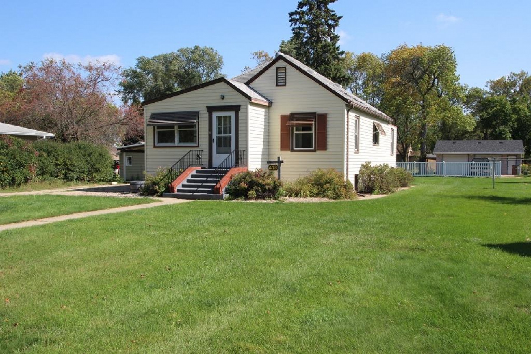 418 Marvin Avenue, Volga, SD 57071