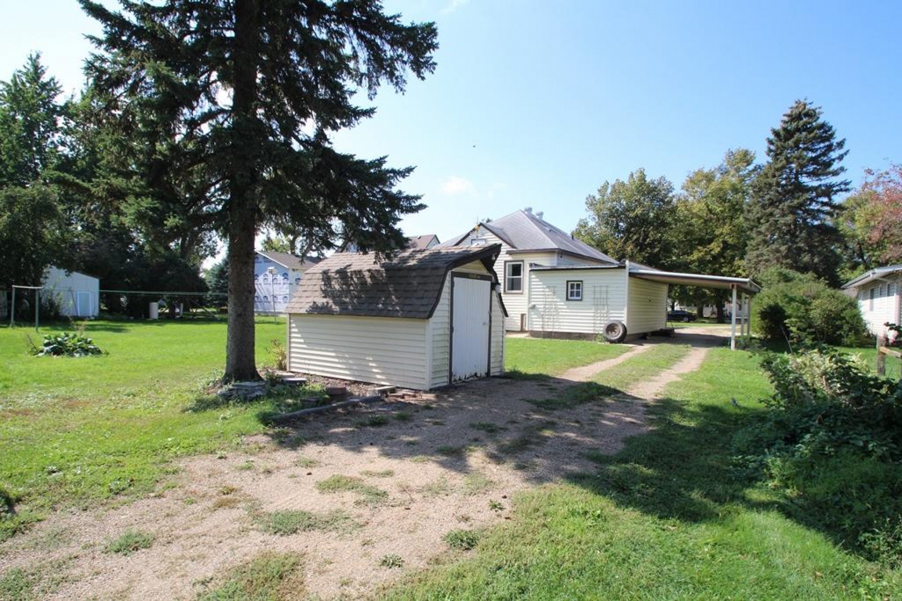 418 Marvin Avenue, Volga, SD 57071