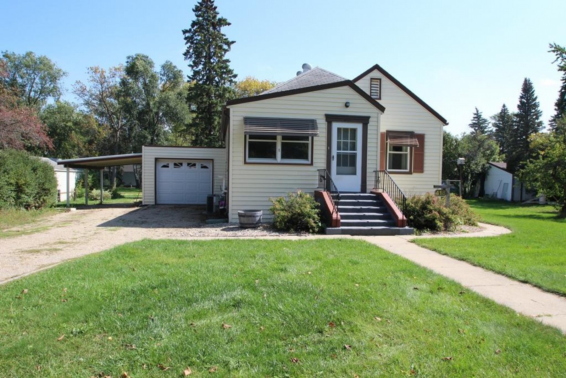 418 Marvin Avenue, Volga, SD 57071