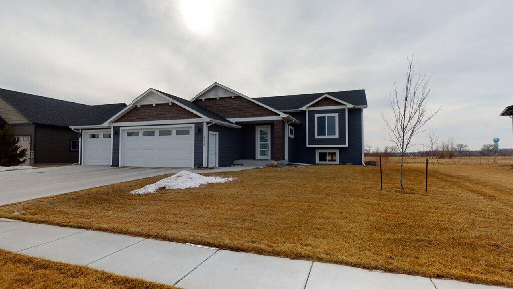 1828 Tanbury Lane, Brookings, SD 57006