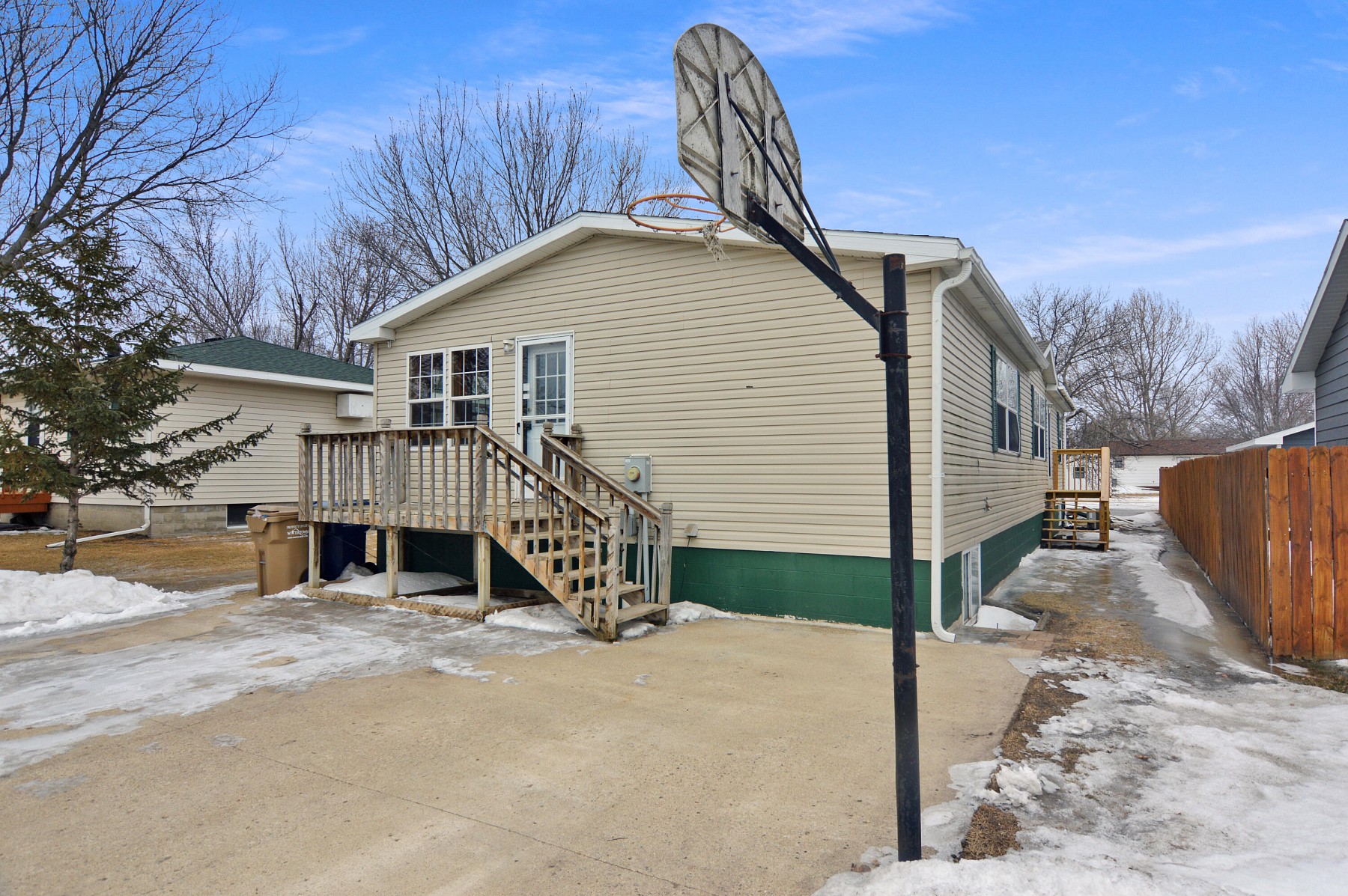 109 15th Street NW, Watertown, SD 57201