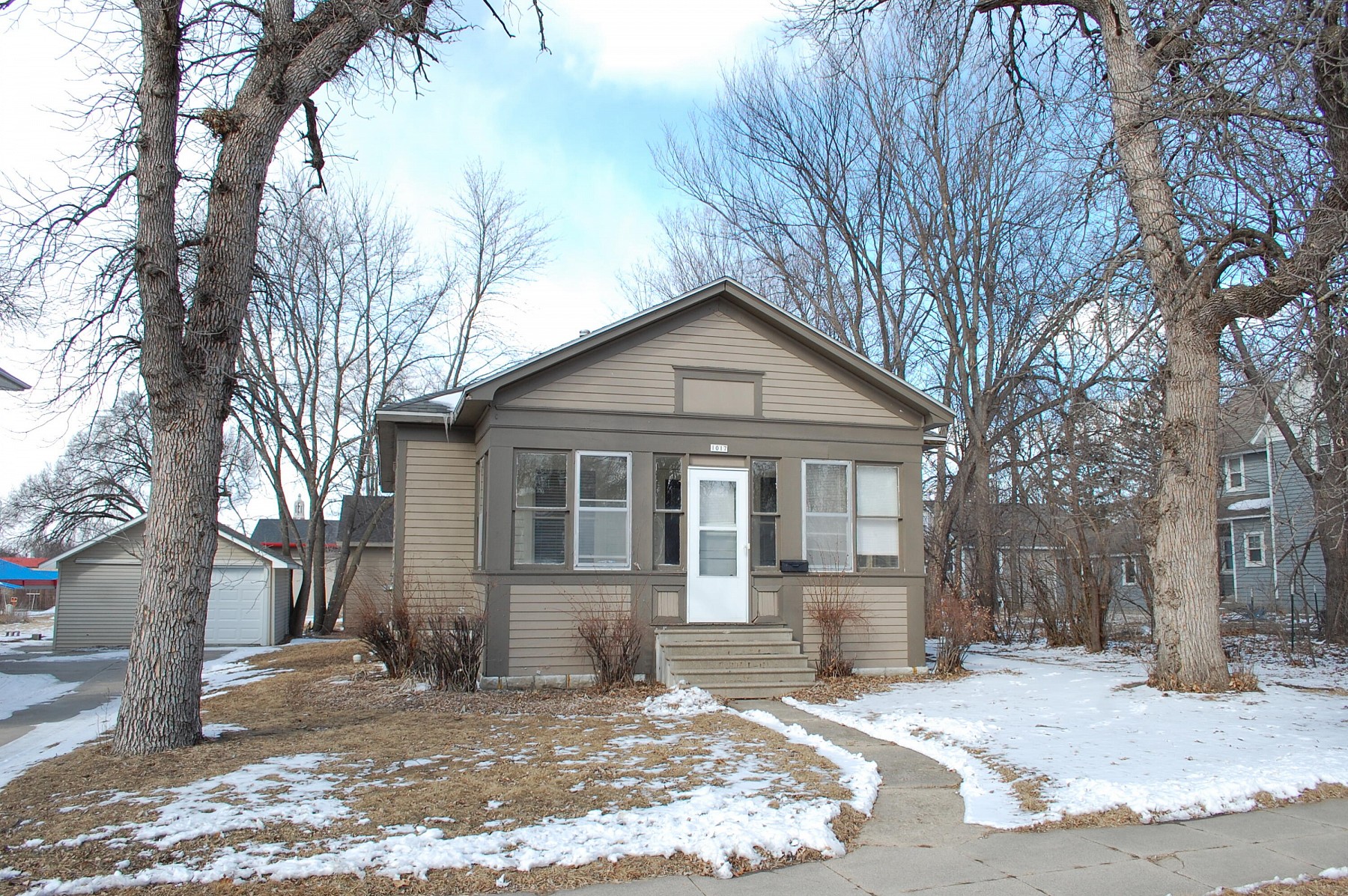 1017 5th Street, Brookings, SD 57006