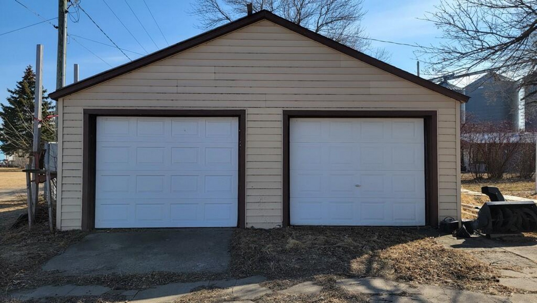 105 3rd Street NW, Lake Preston, SD 57249