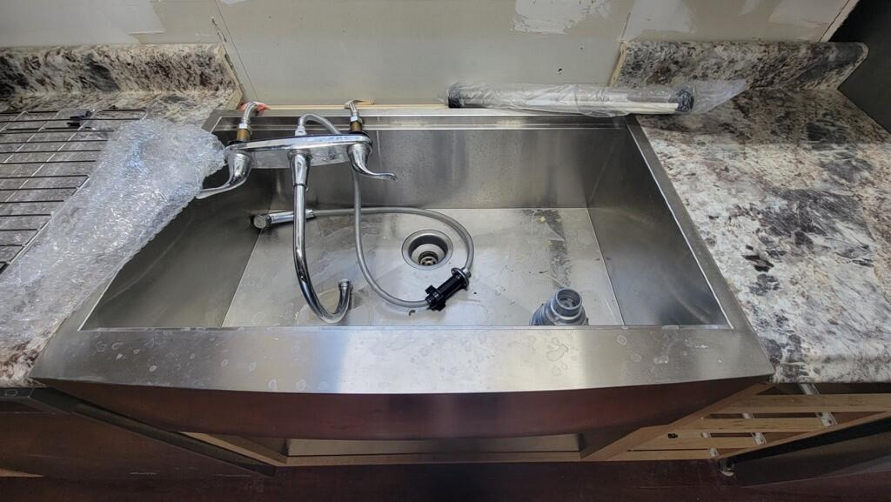 105 3rd Street NW, Lake Preston, SD 57249