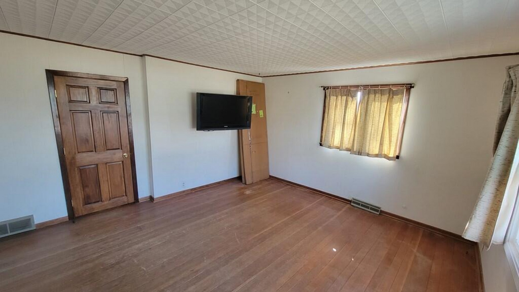 105 3rd Street NW, Lake Preston, SD 57249