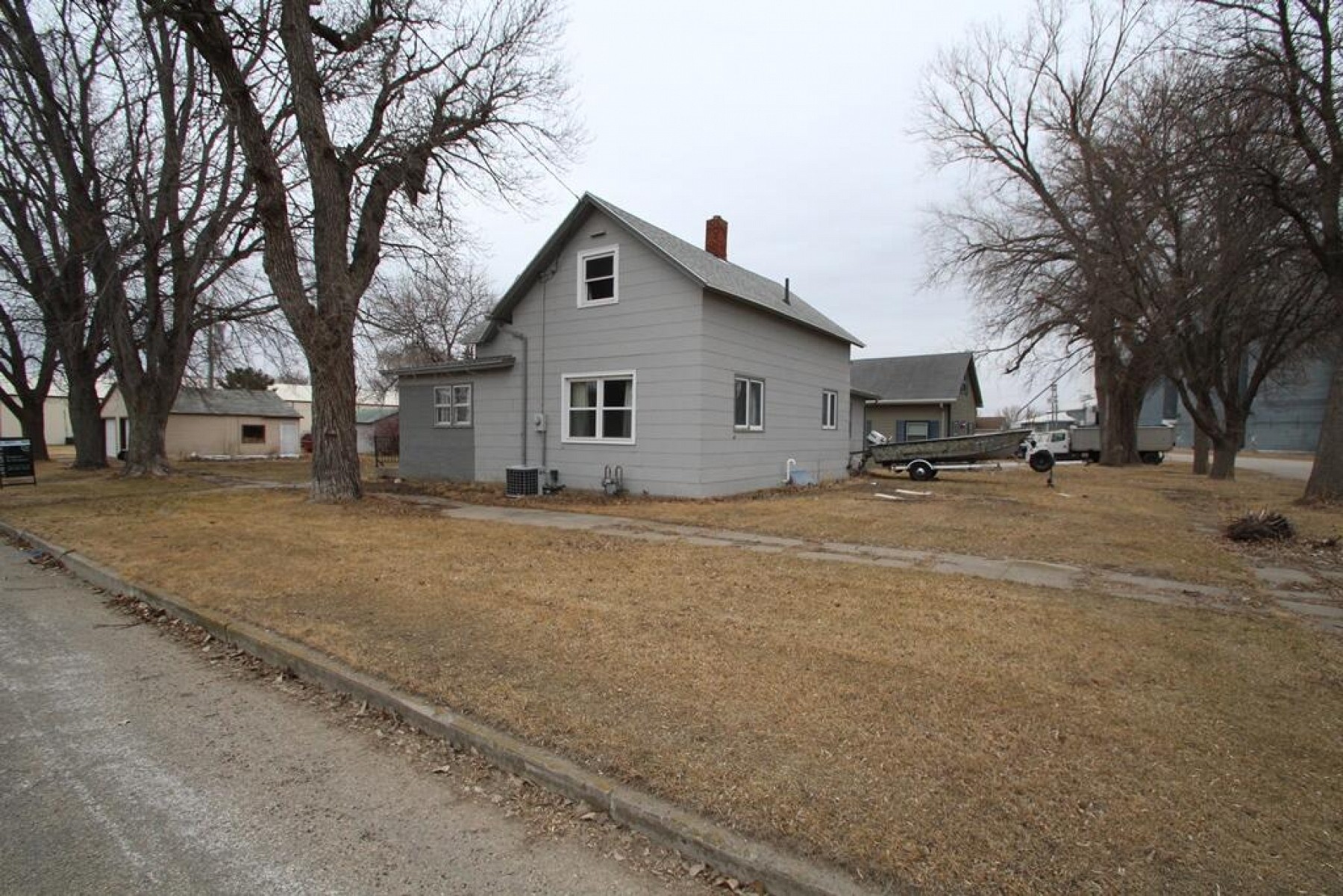 105 3rd Street NW, Lake Preston, SD 57249