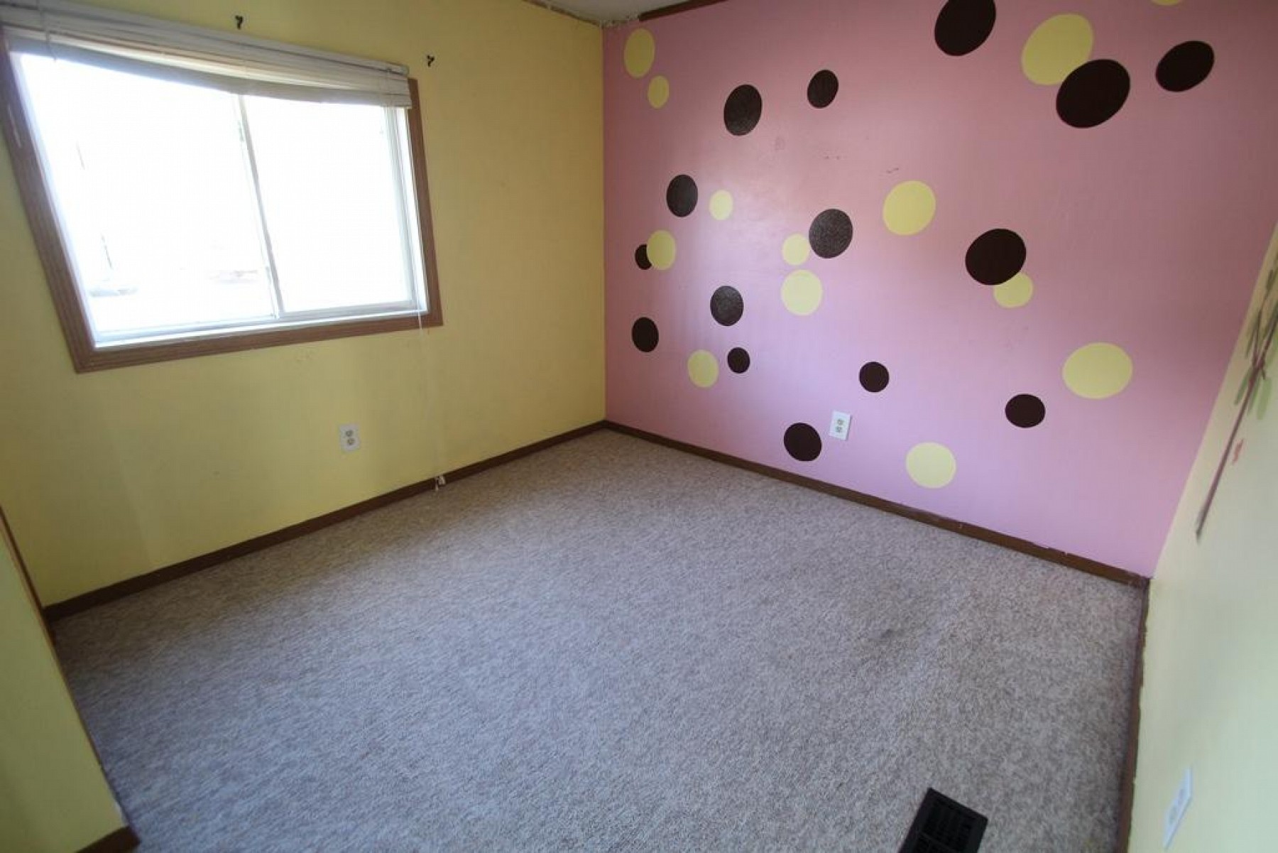 408 3rd Ave S, Brookings, SD 57006