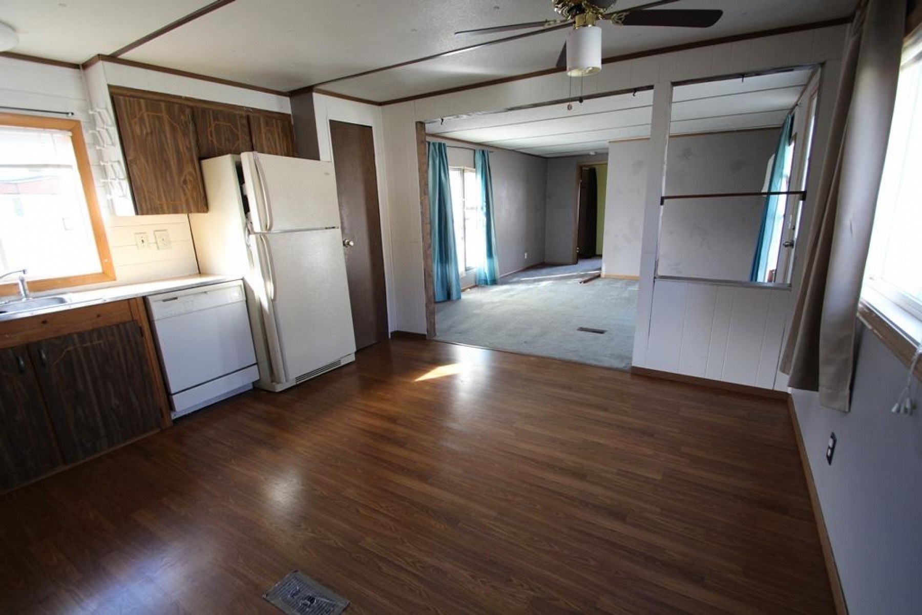 408 3rd Ave S, Brookings, SD 57006