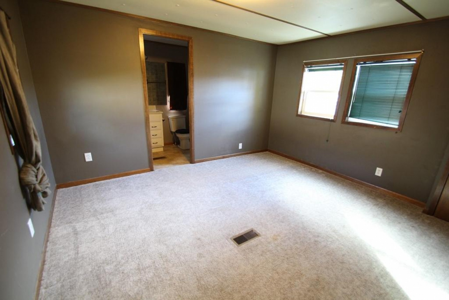 408 3rd Ave S, Brookings, SD 57006