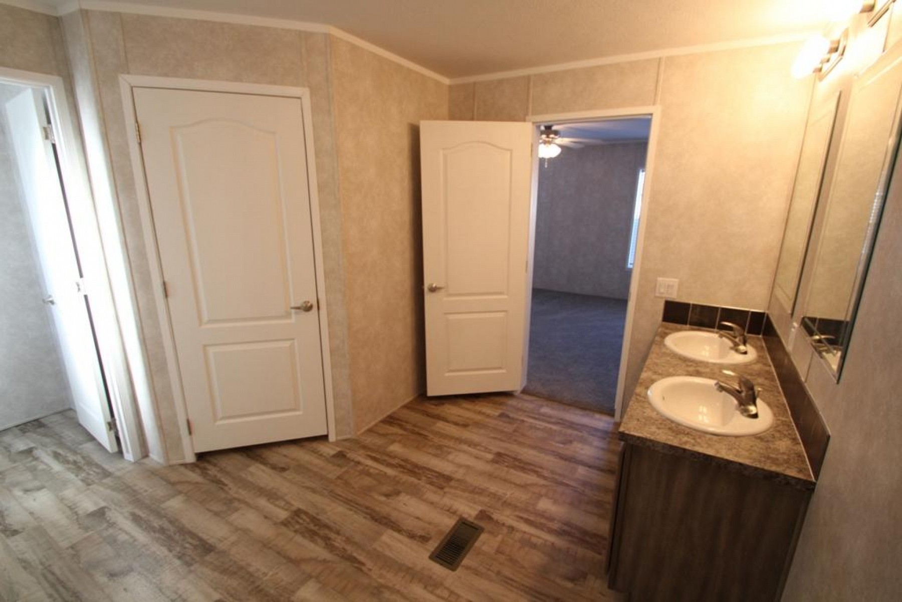 709 Morgans Run, Brookings, SD 57006