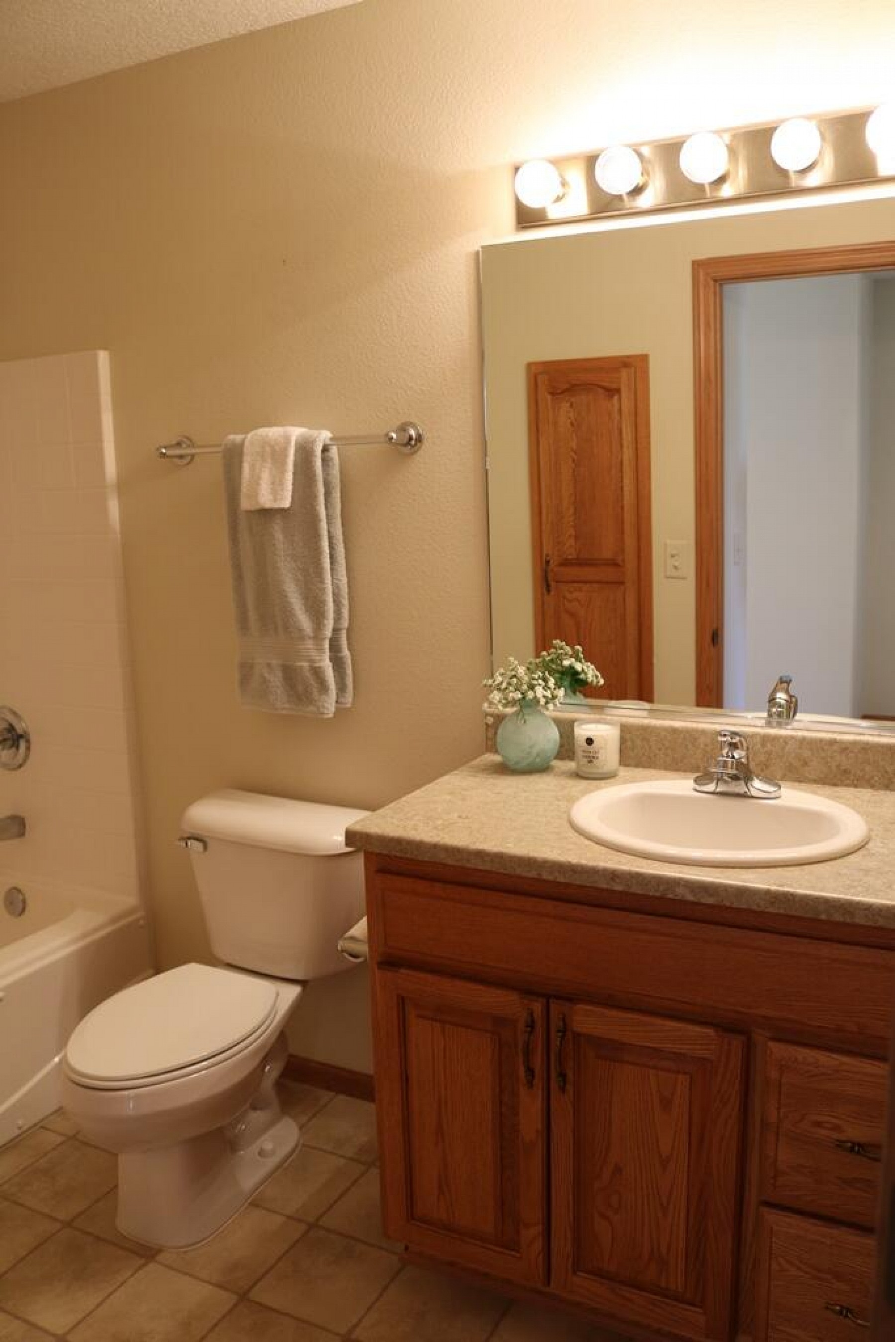 2002 Arbor Ridge, Brookings, SD 57006