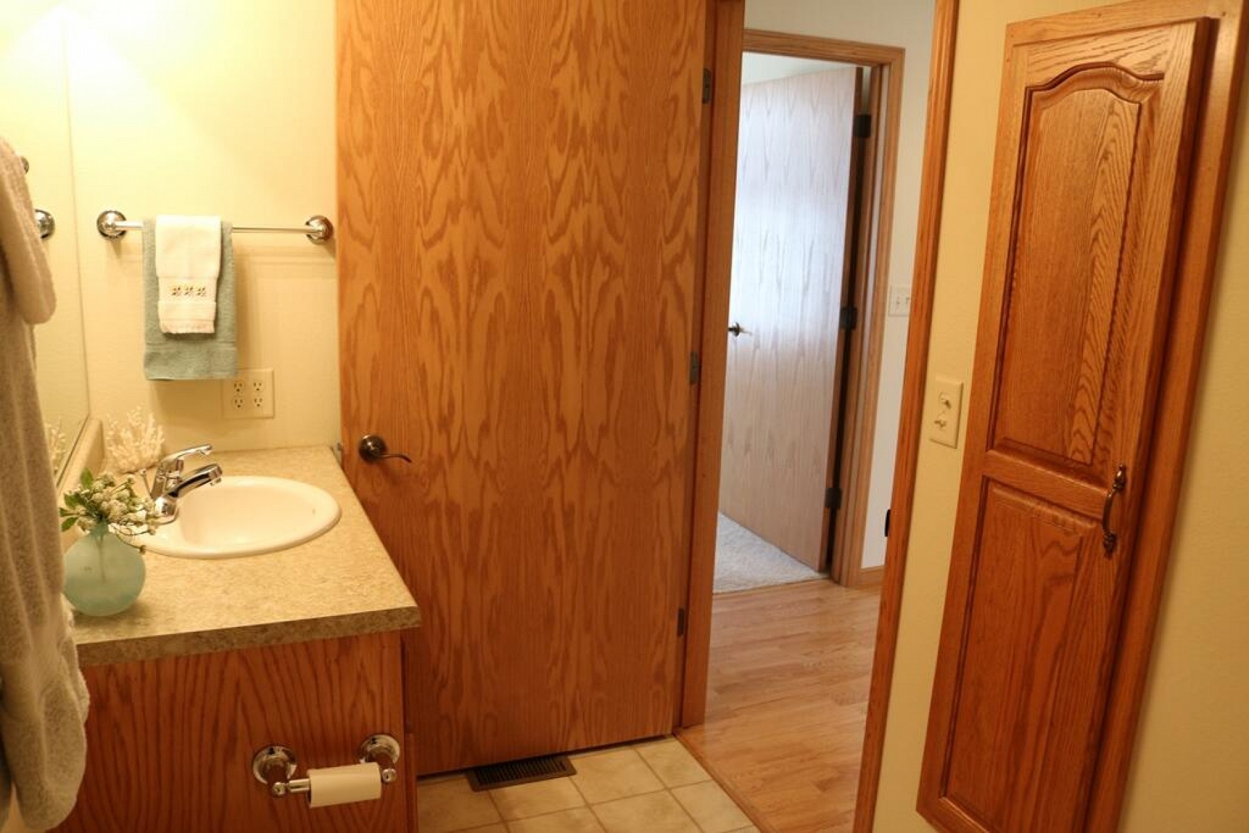 2002 Arbor Ridge, Brookings, SD 57006