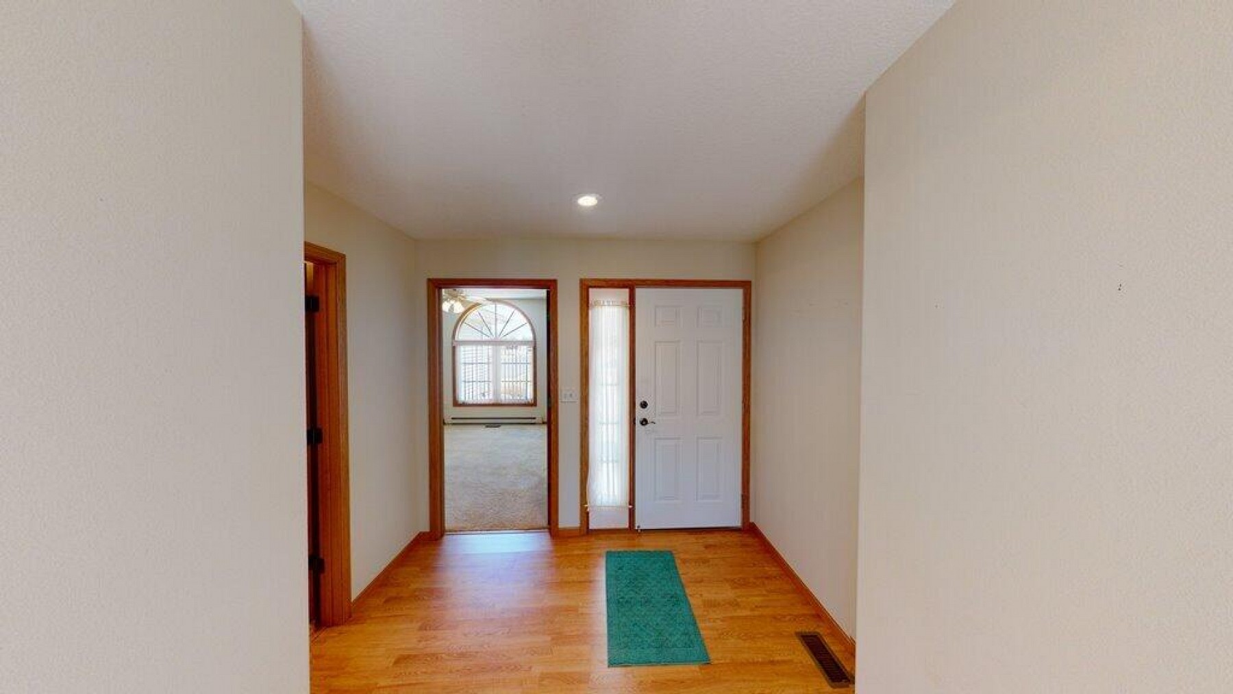 2002 Arbor Ridge, Brookings, SD 57006