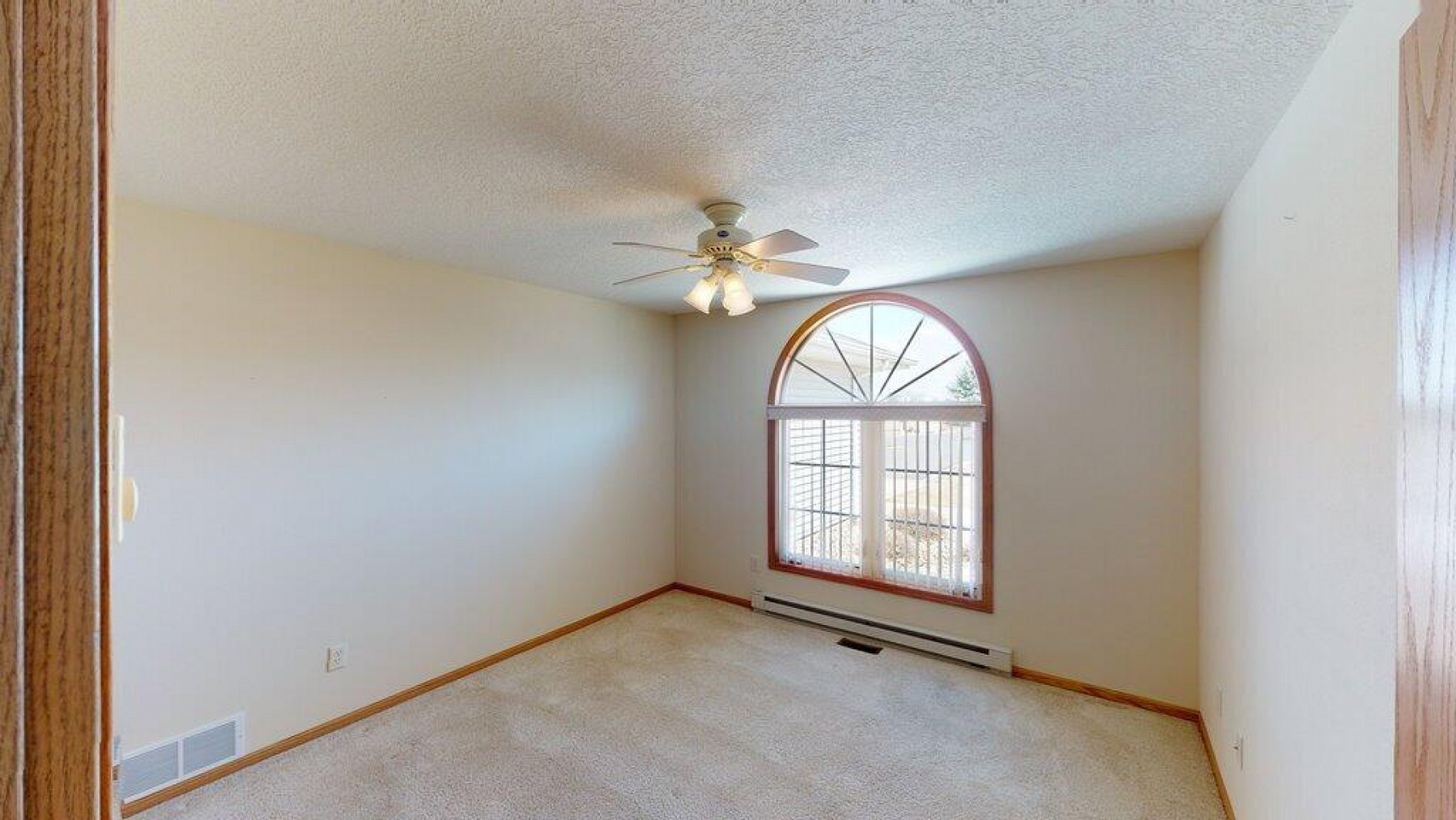 2002 Arbor Ridge, Brookings, SD 57006