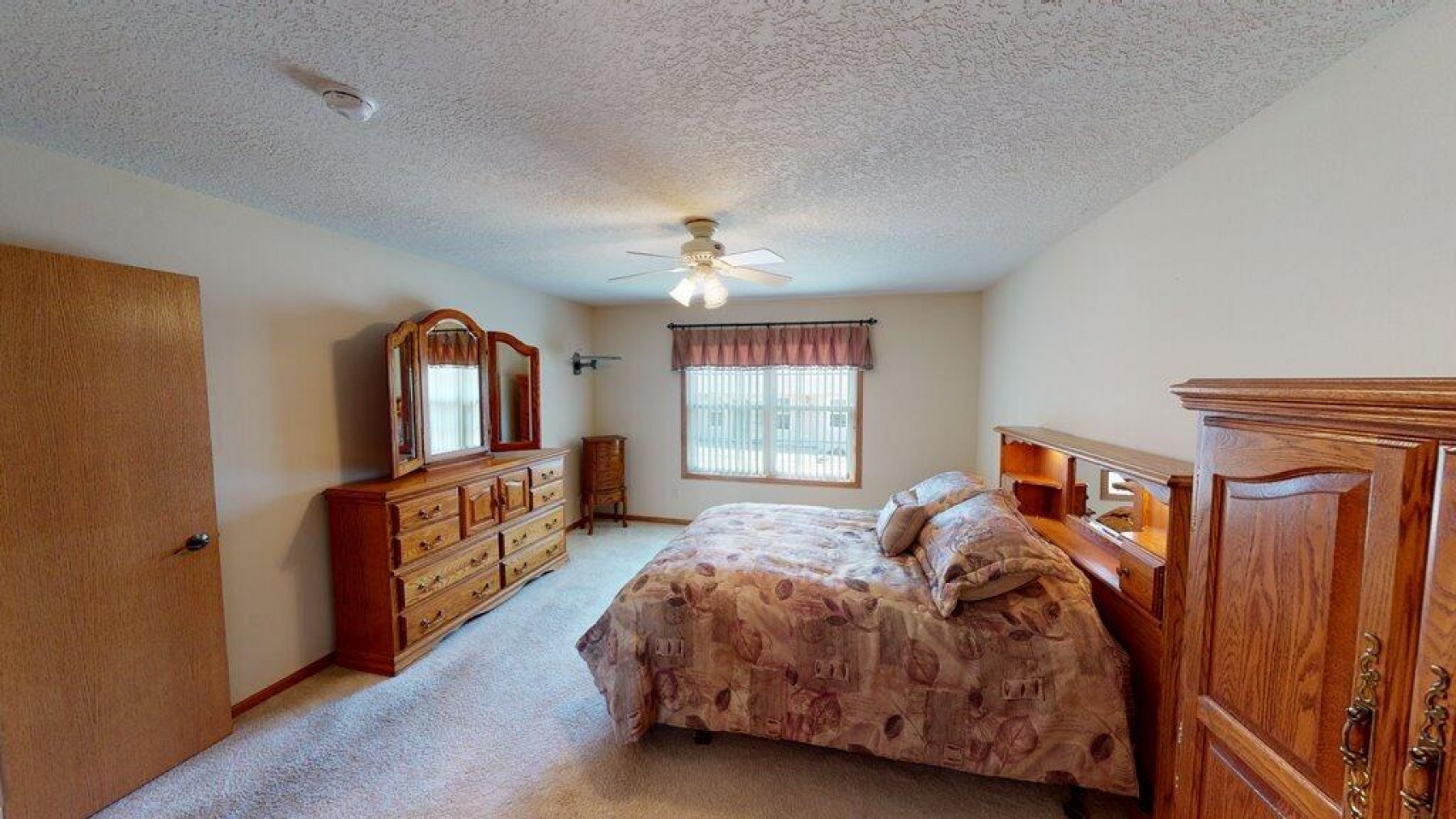 2002 Arbor Ridge, Brookings, SD 57006