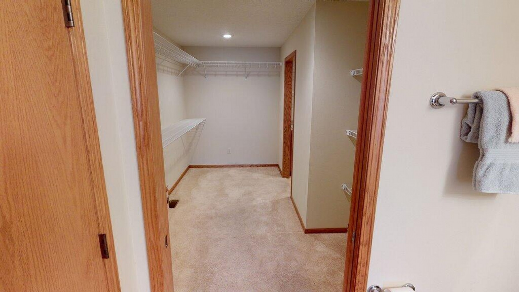 2002 Arbor Ridge, Brookings, SD 57006