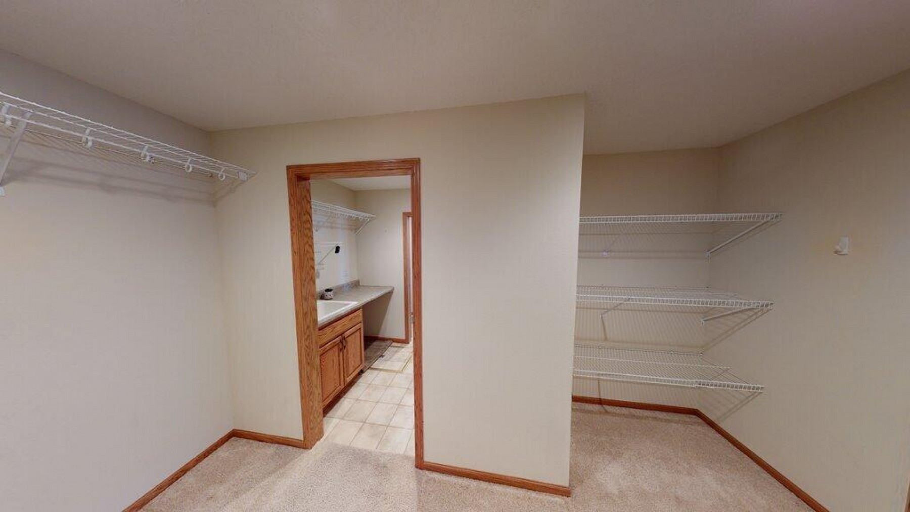 2002 Arbor Ridge, Brookings, SD 57006