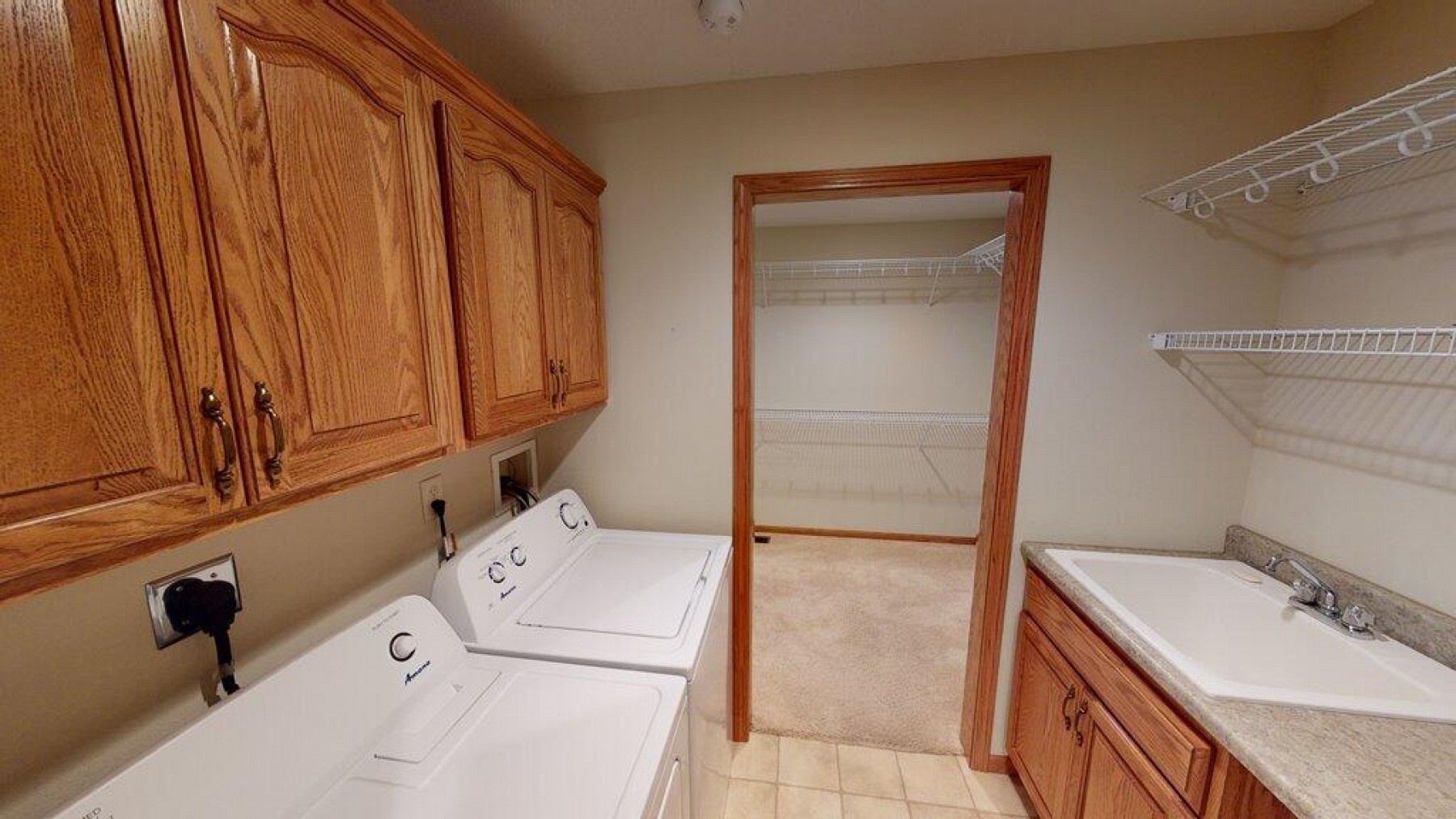 2002 Arbor Ridge, Brookings, SD 57006