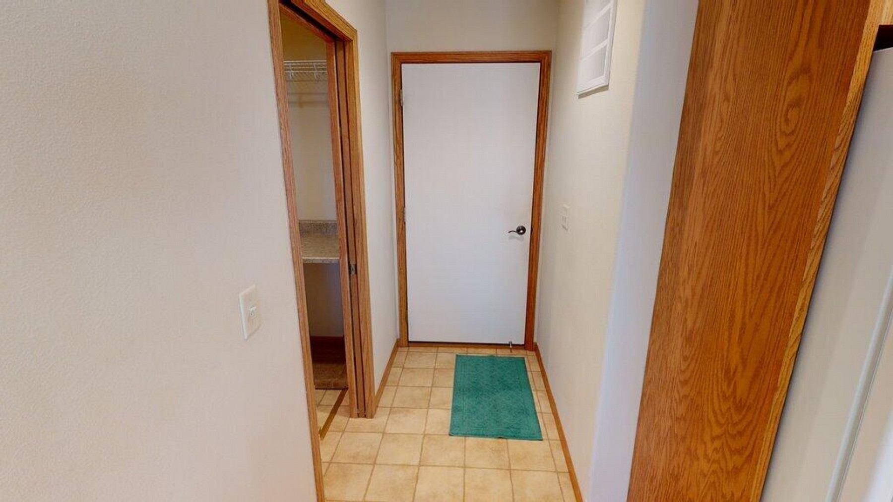 2002 Arbor Ridge, Brookings, SD 57006