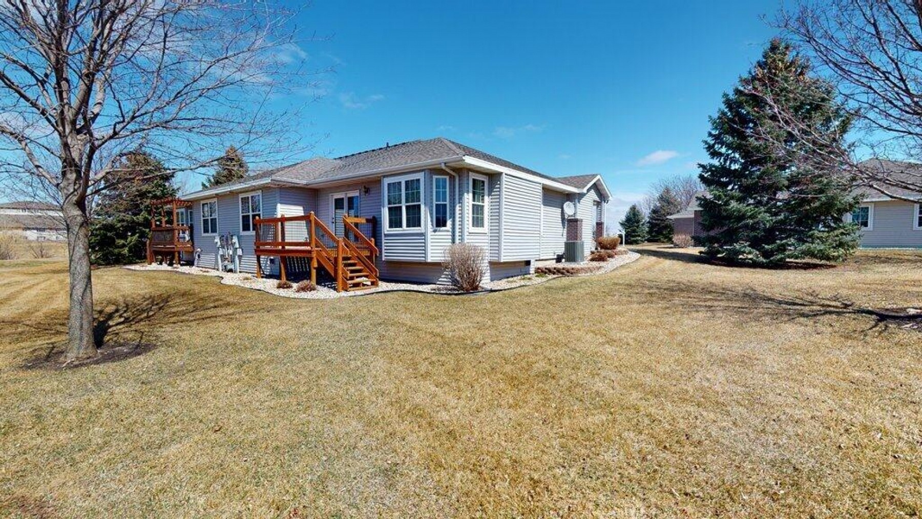 2002 Arbor Ridge, Brookings, SD 57006