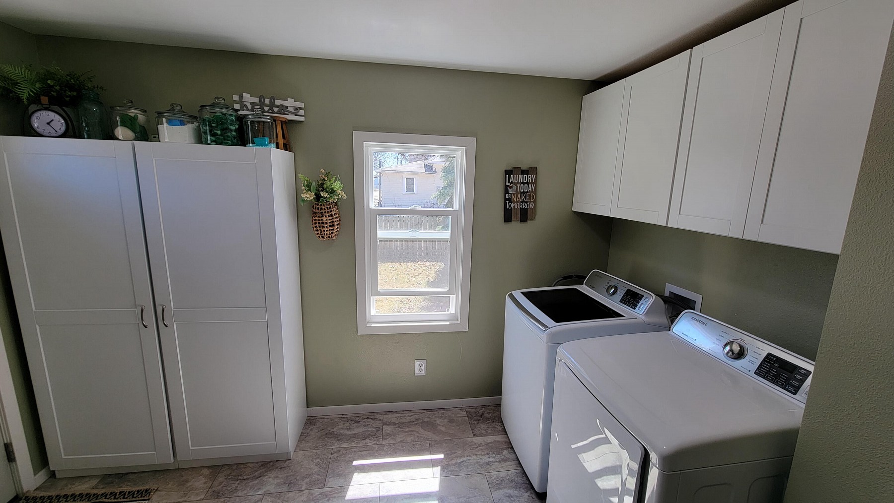 318 Marvin Avenue, Volga, SD 57071