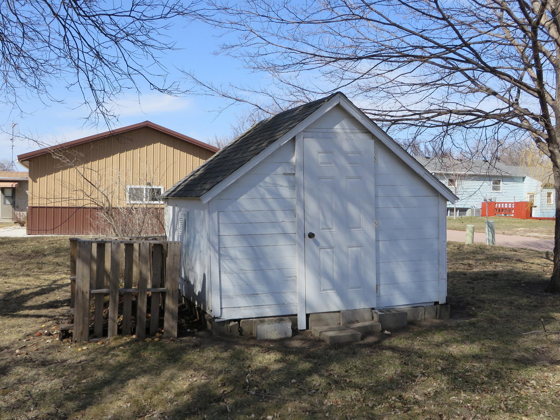 411 5th Avenue S, Brookings, SD 57006
