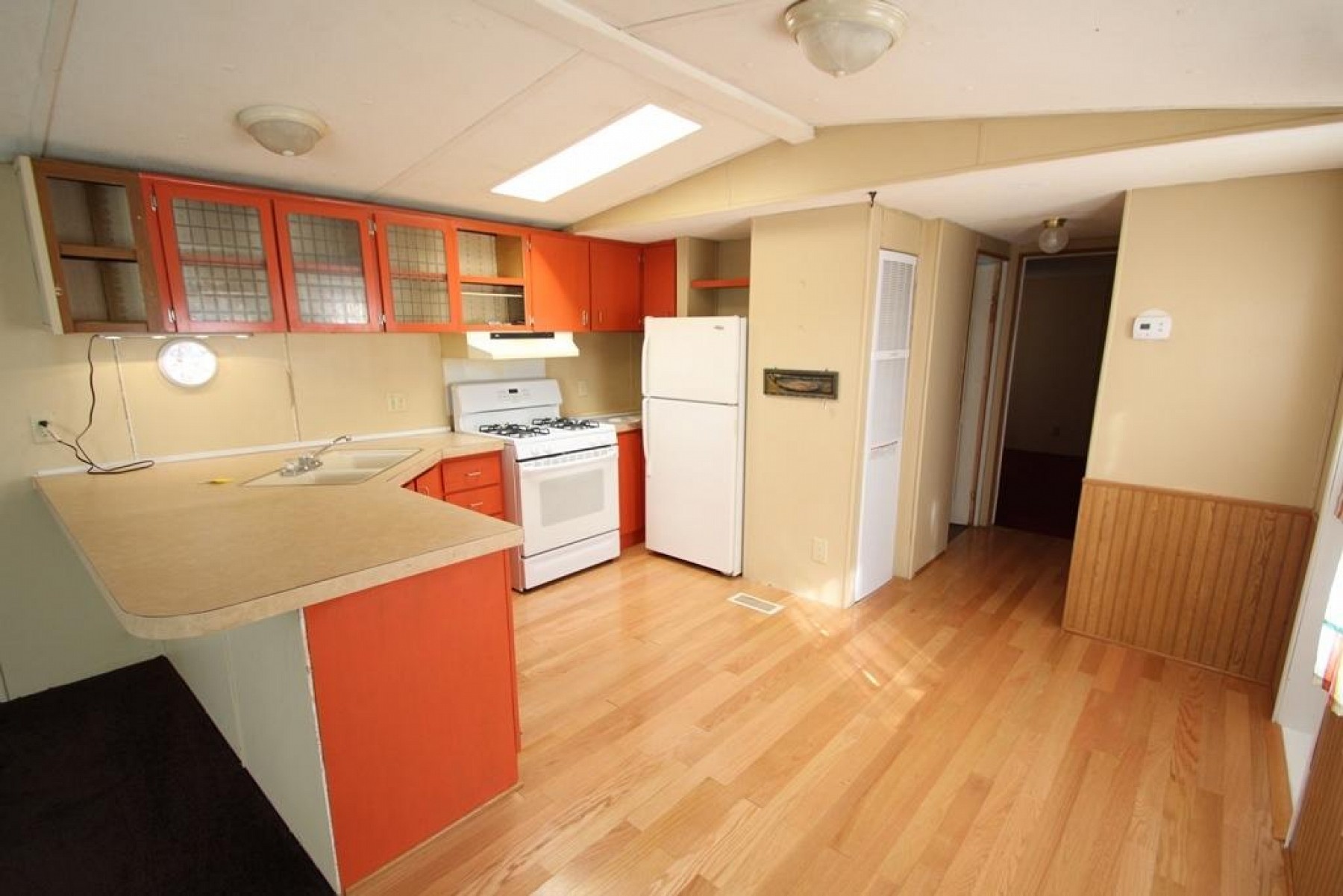 408 3rd Ave S, Brookings, SD 57006