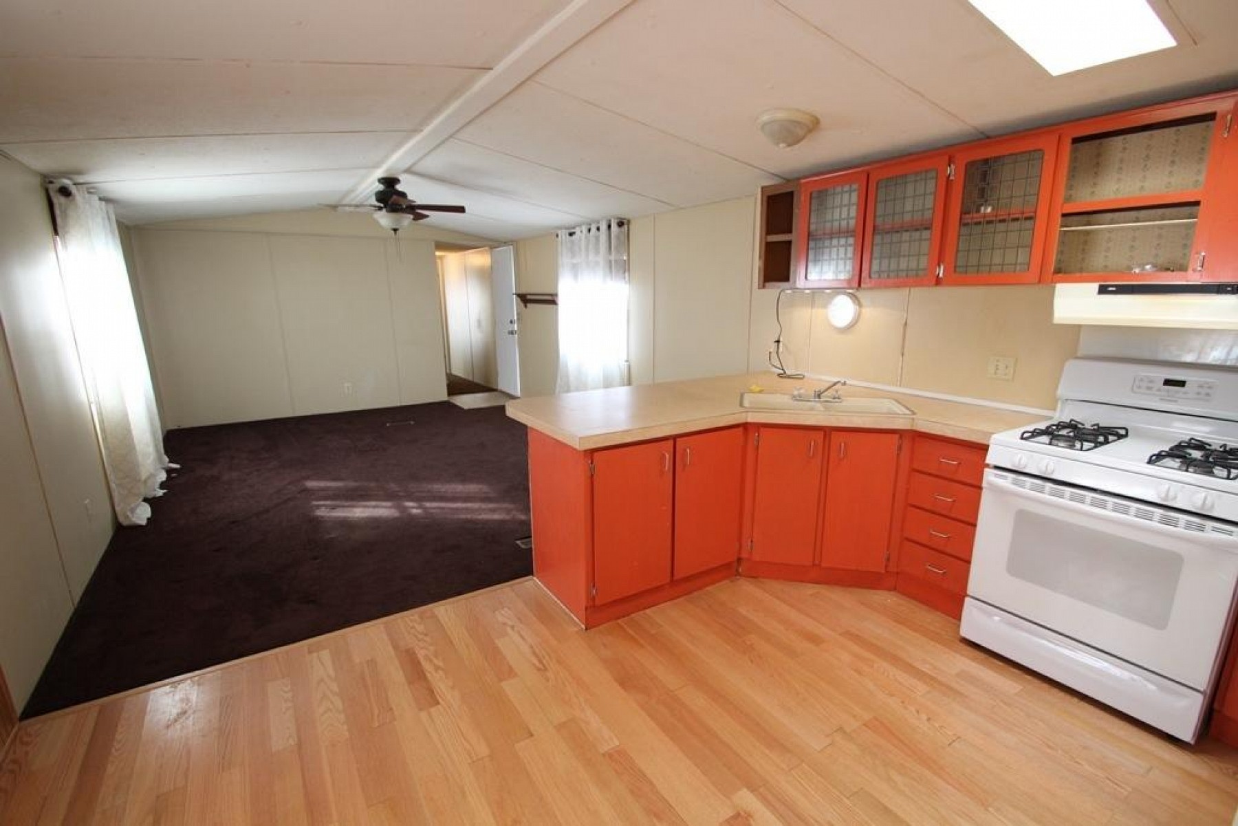 408 3rd Ave S, Brookings, SD 57006