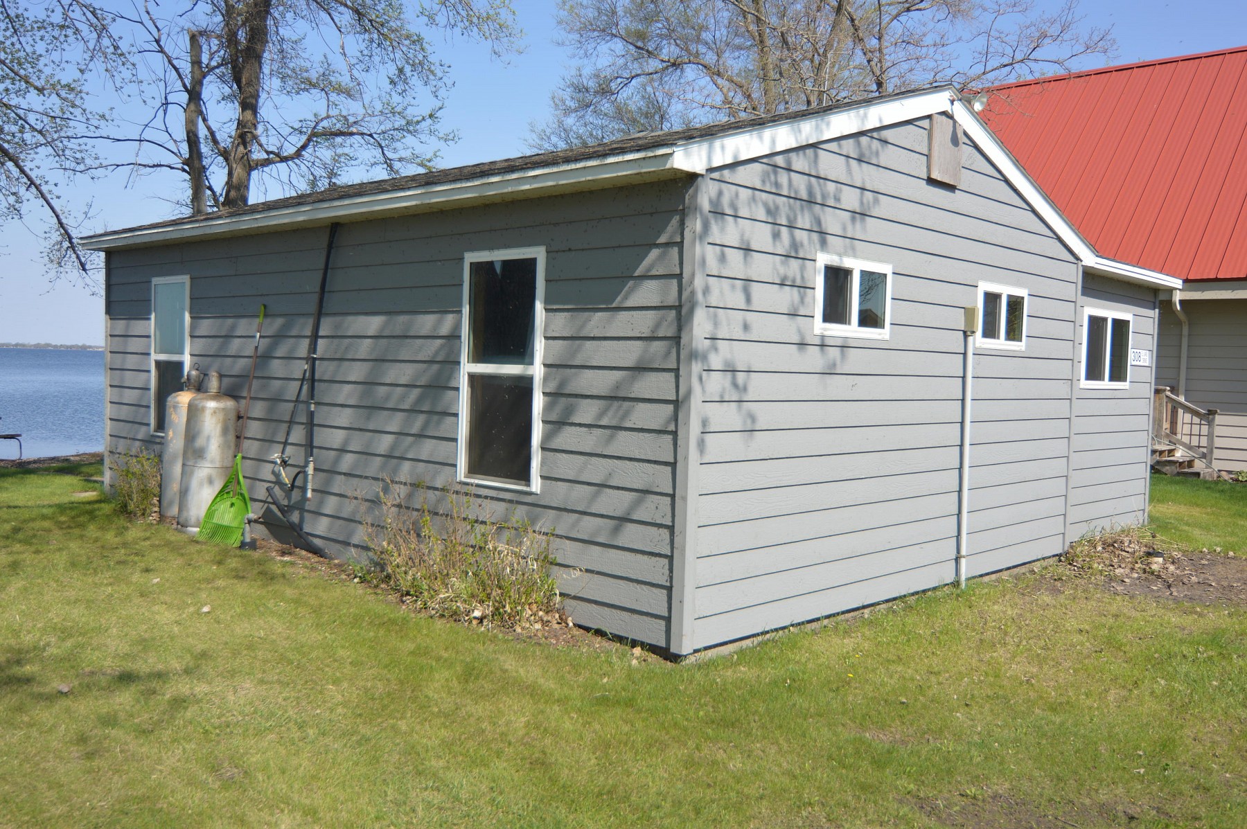 308 Lake Drive, Lake Poinsett, SD 57234