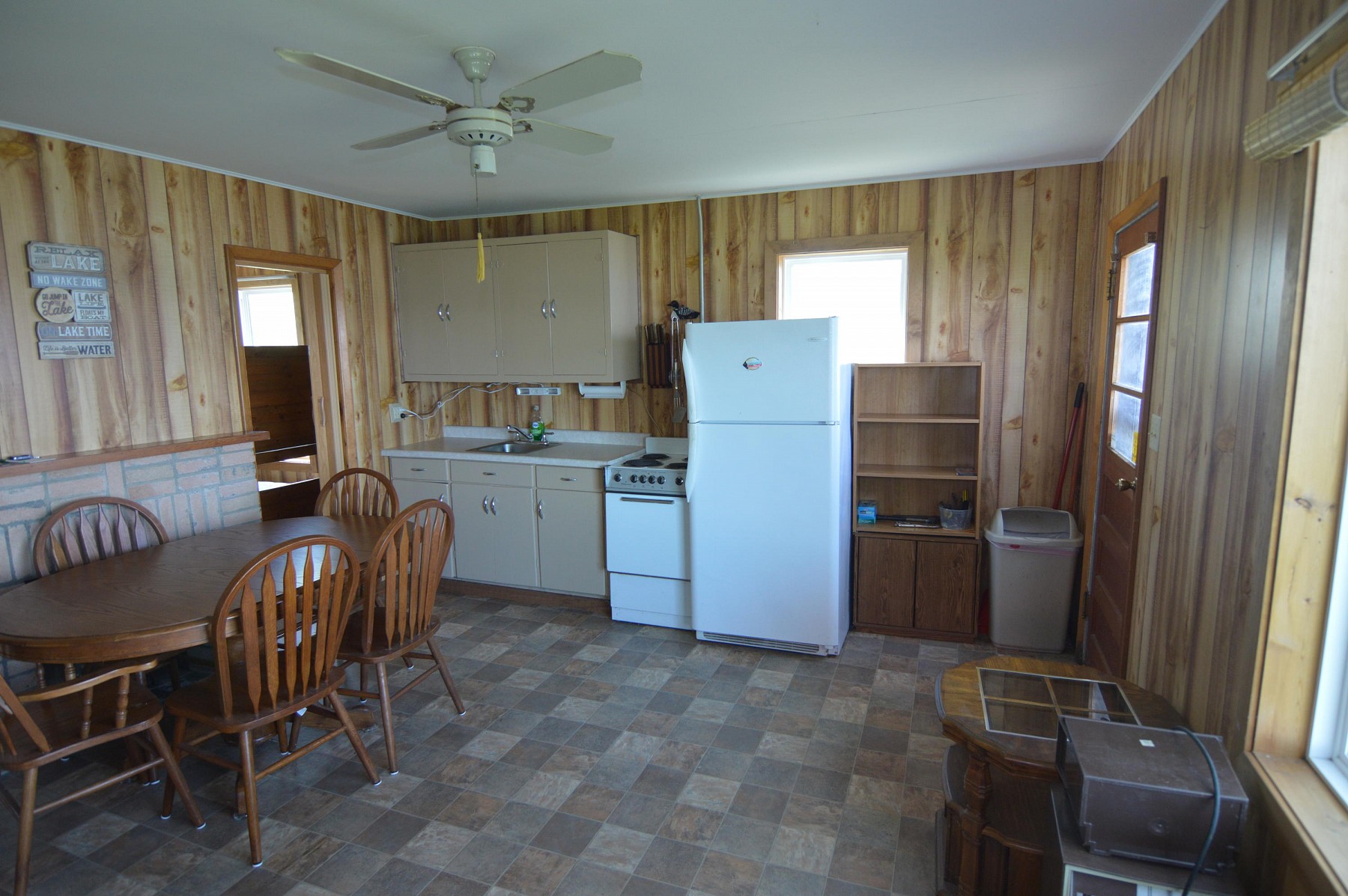 308 Lake Drive, Lake Poinsett, SD 57234