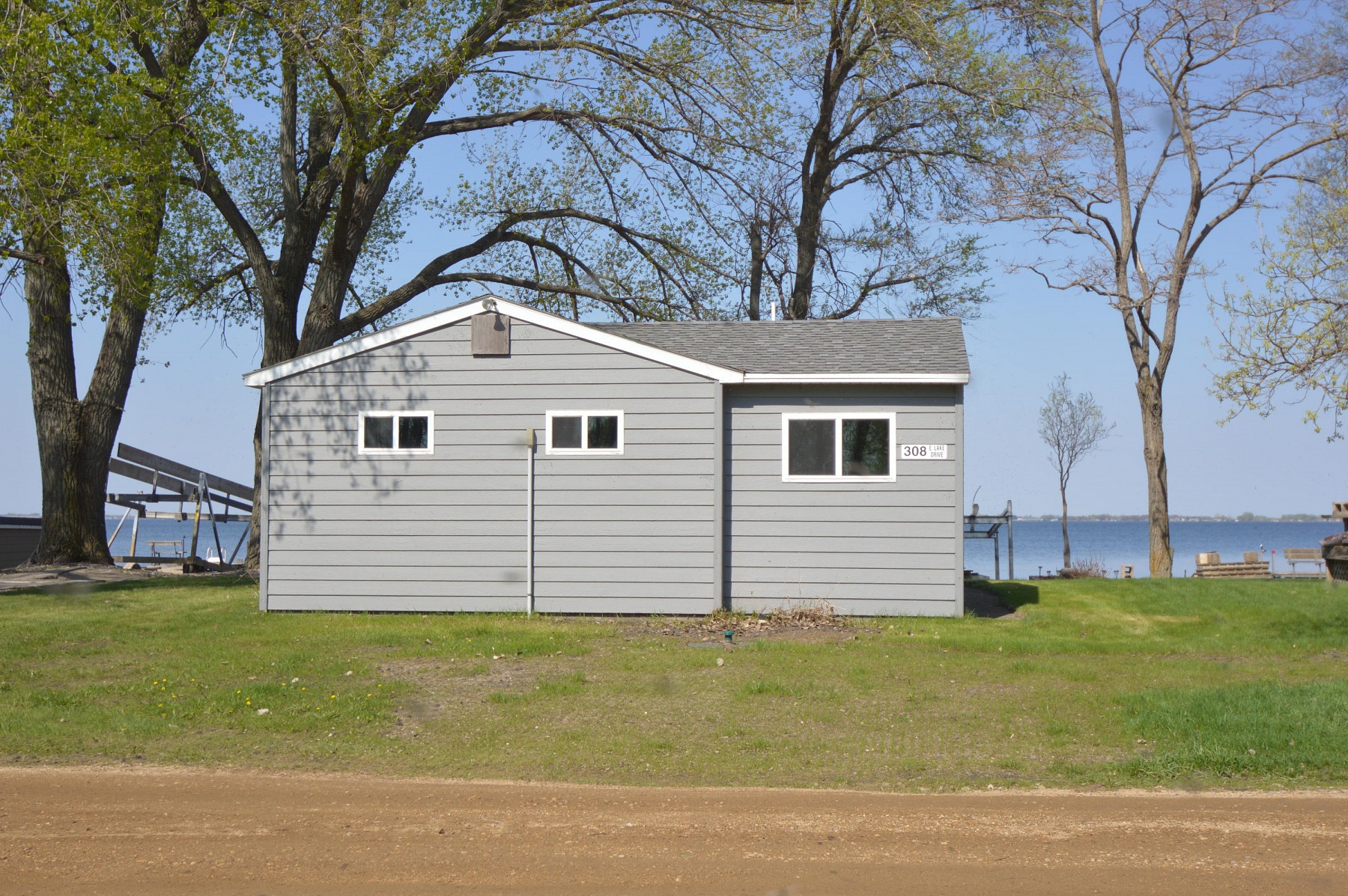 308 Lake Drive, Lake Poinsett, SD 57234