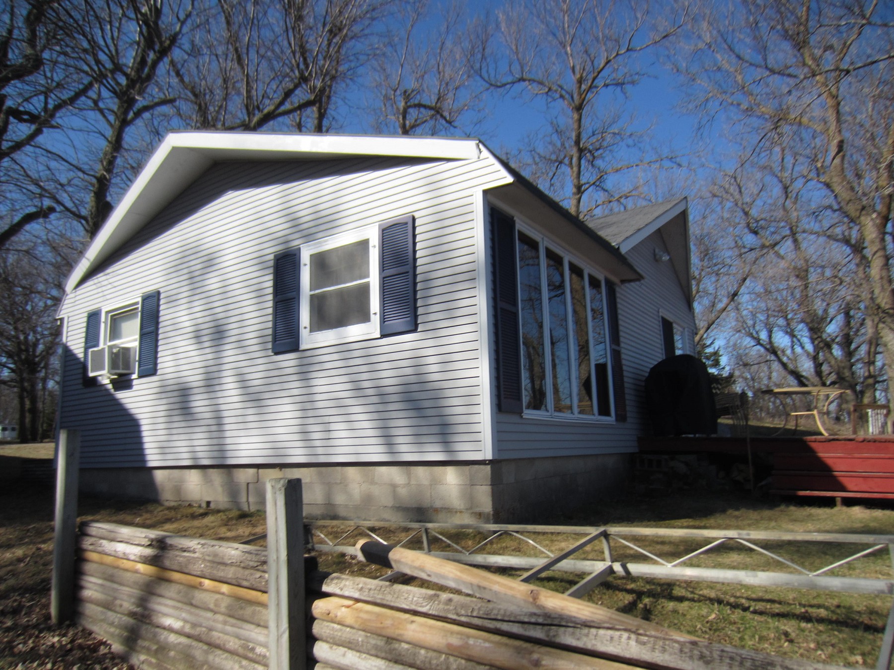 2544 Lake Cochrane Drive, Gary, SD 57237