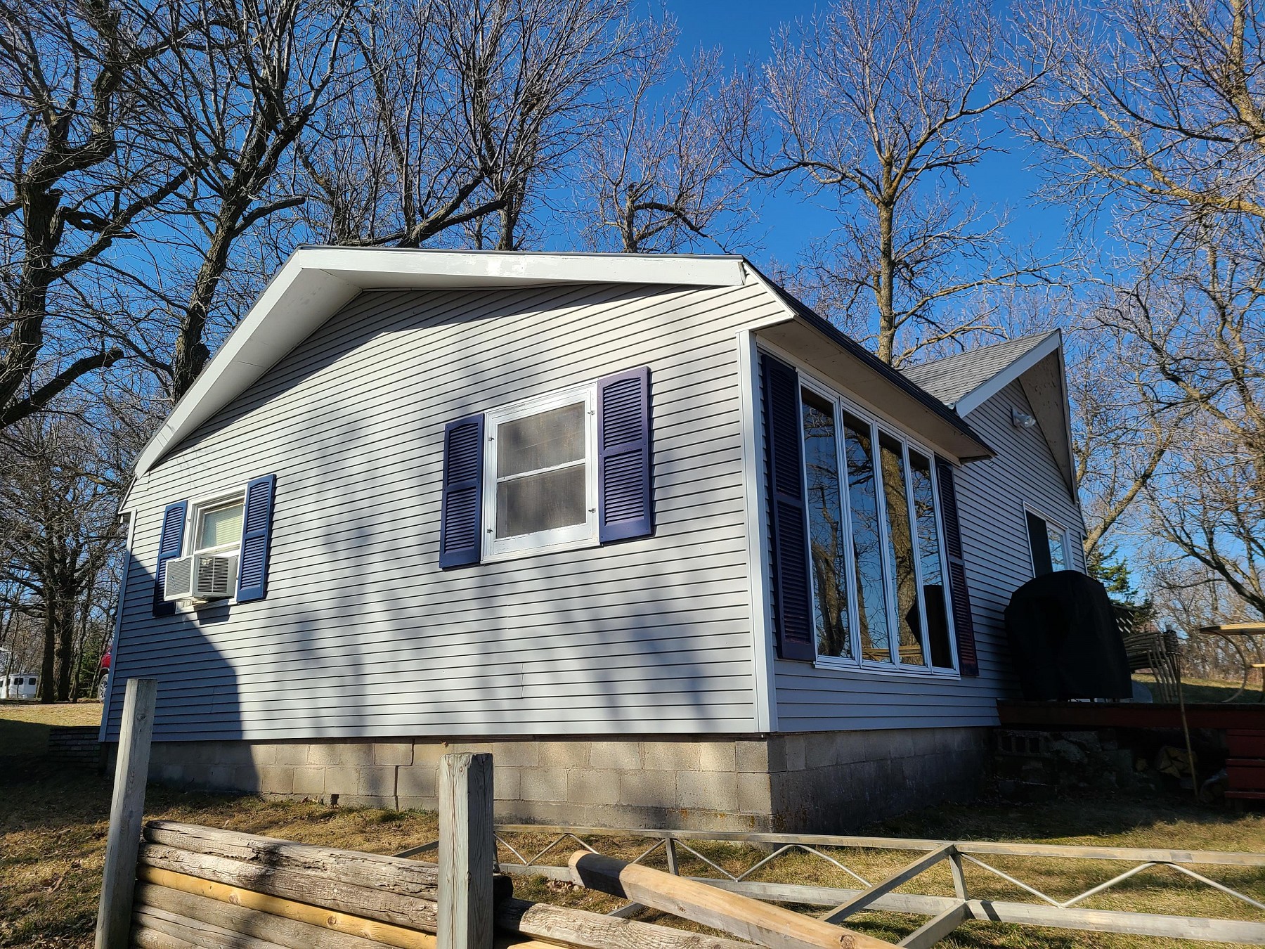 2544 Lake Cochrane Drive, Gary, SD 57237