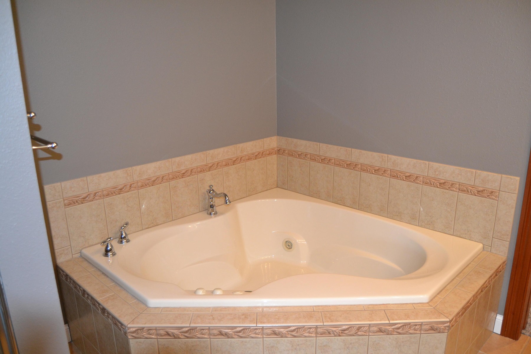 2015 Laurel Lane, Brookings, SD 57006