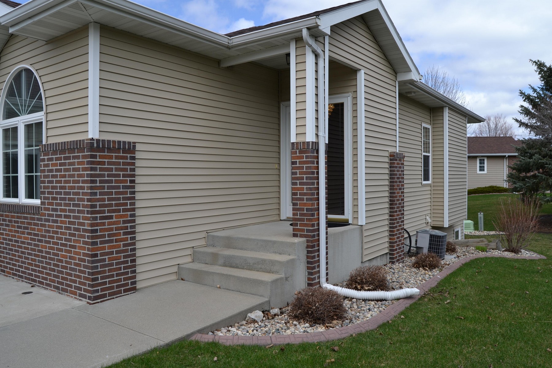 2015 Laurel Lane, Brookings, SD 57006