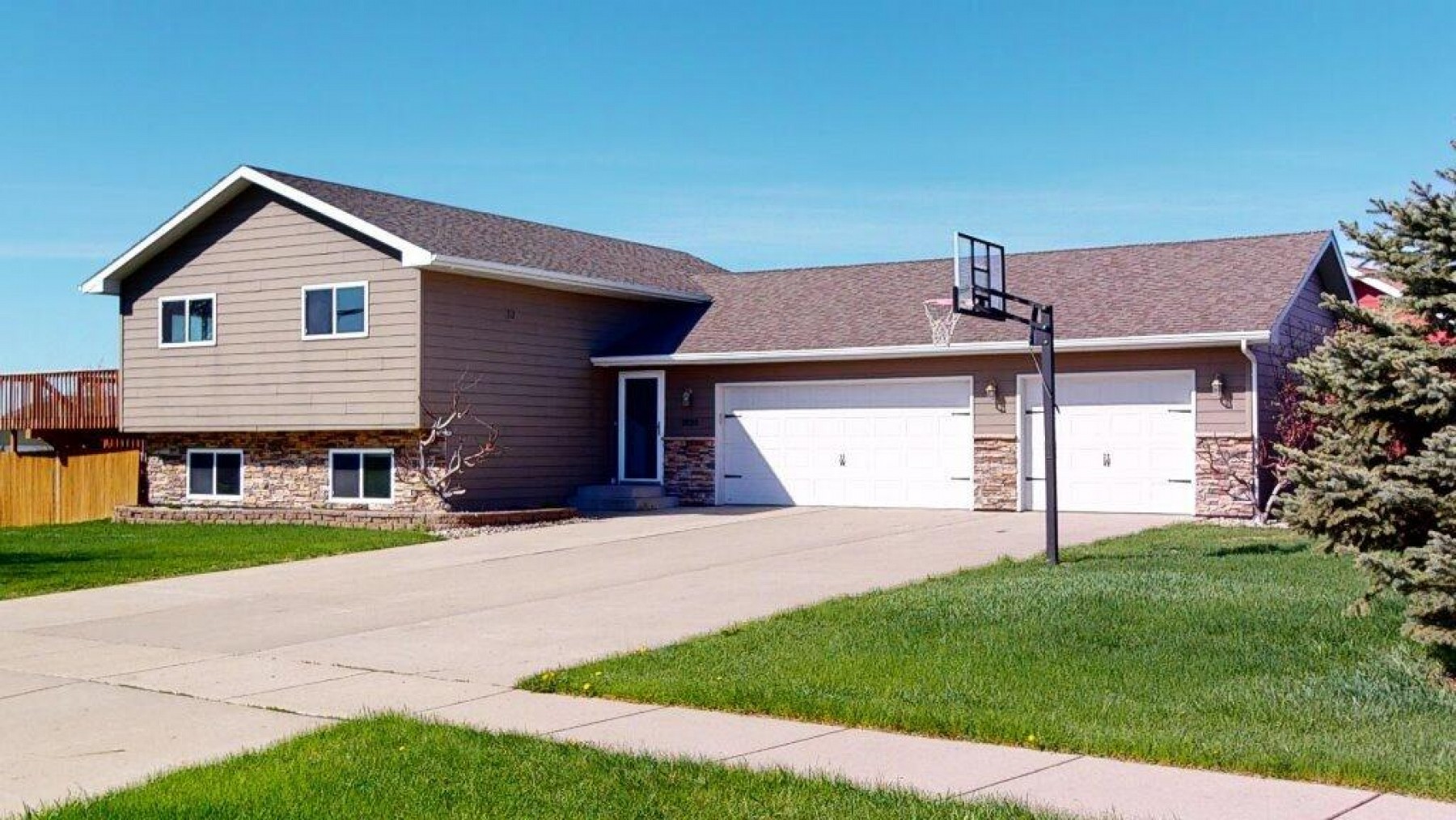 1830 Eberlein Drive, Brookings, SD 57006